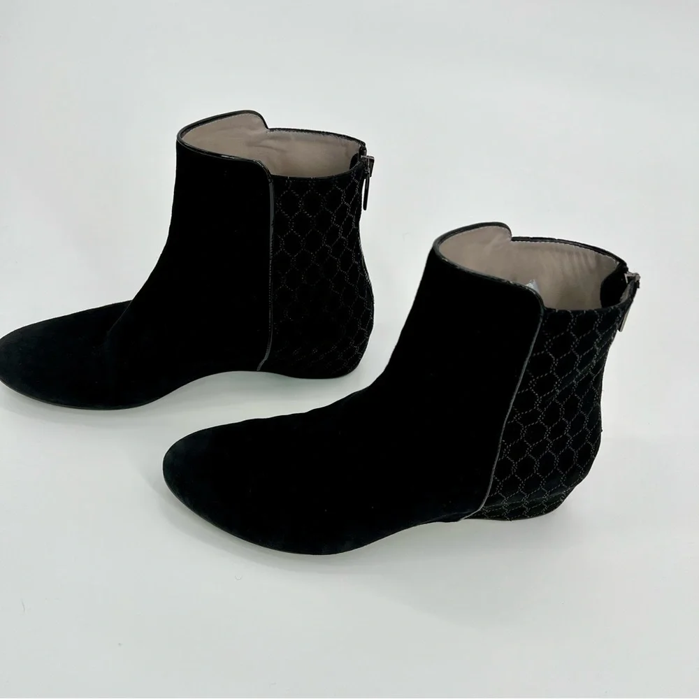 Aquatalia Women Suede Leather Chelsea Boots Black Wedge Heels Booties Size 8.5 - Picture 5 of 10